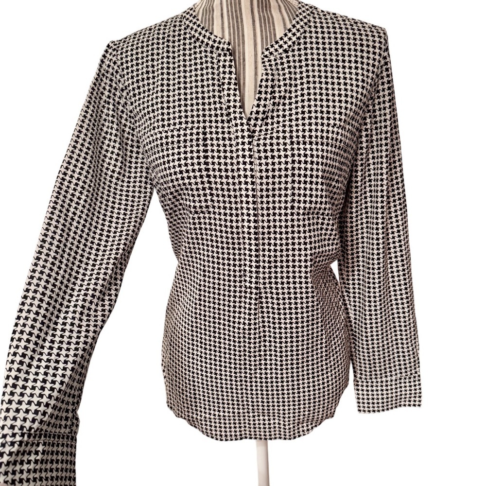Talbots Classic Black and White Houndstooth Blouse in size medium